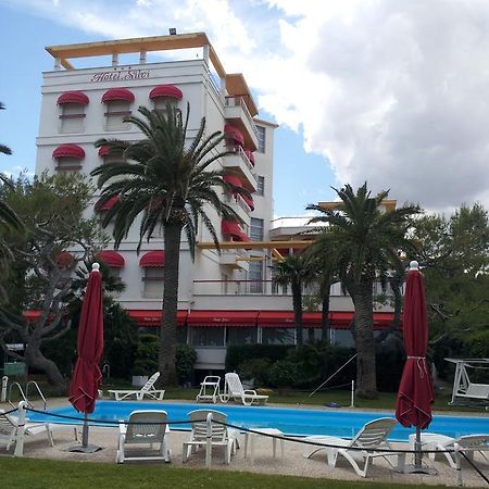 Hotel Silvi シルヴィ・マリーナ エクステリア 写真